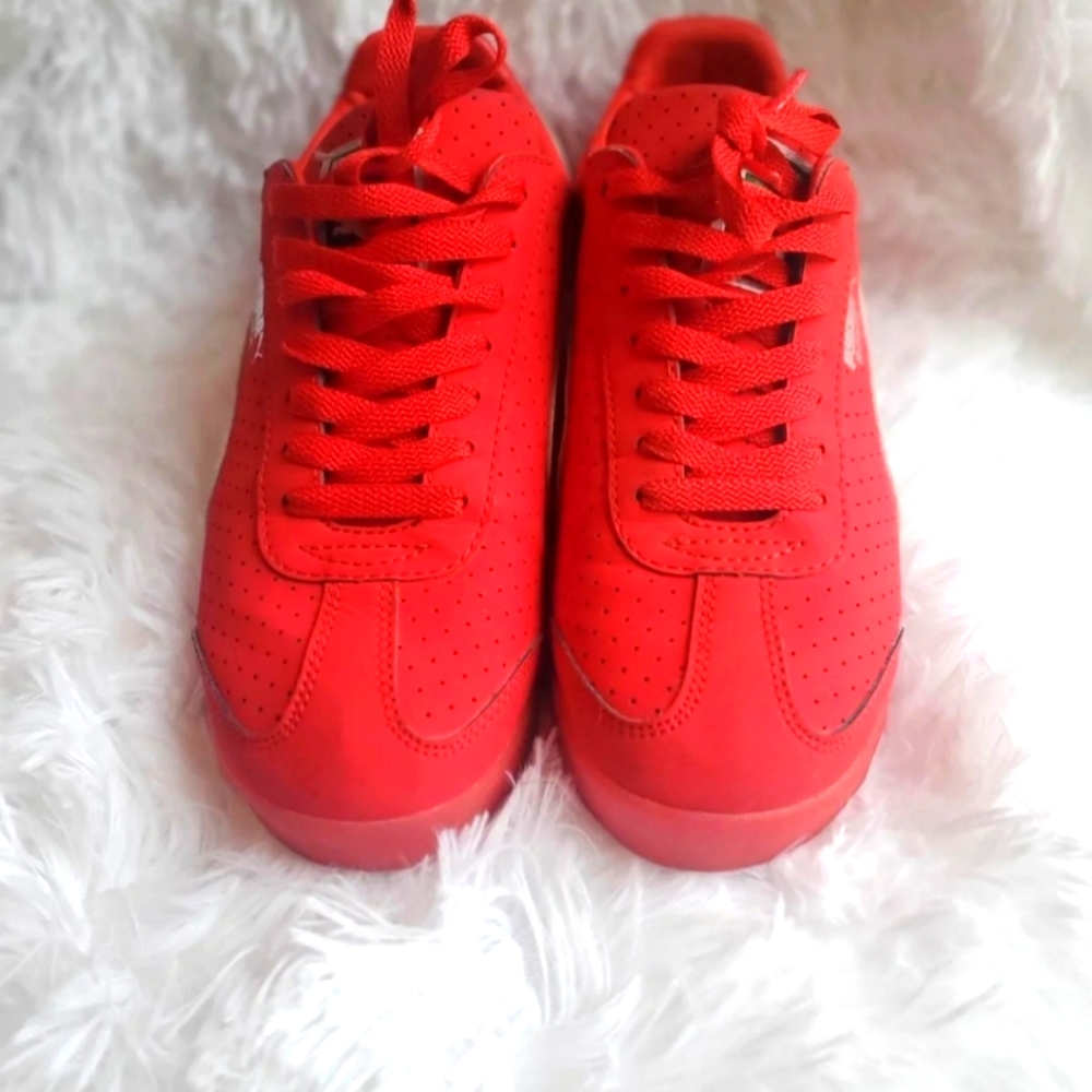 Puma Roma Preforated Sneakers Men sz7